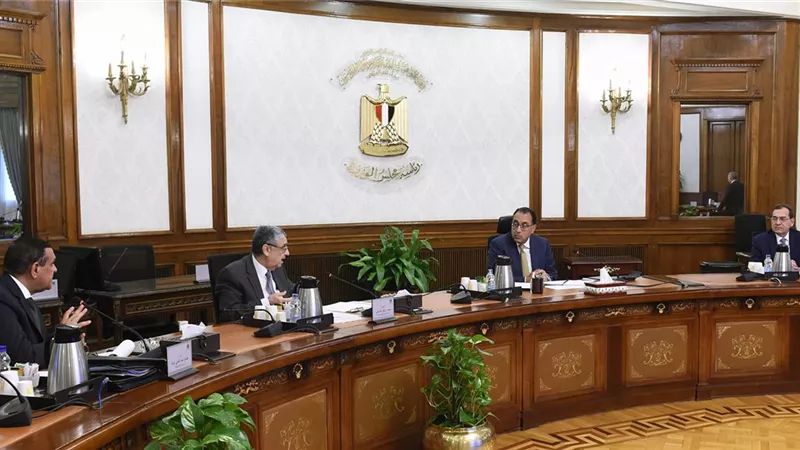 رئيس الوزراء يتابع نتائج تطبيق قرار ترشيد استهلاك الكهرباء