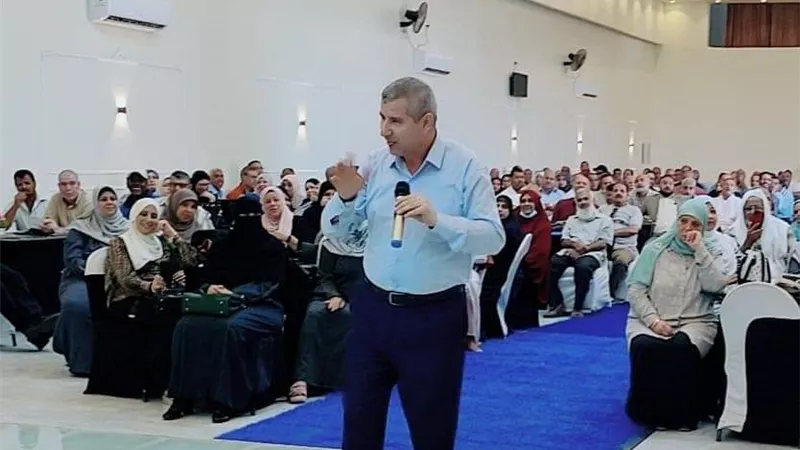 وكيل وزارة تعليم الشرقية يجتمع مع مديرى مدارس ادارة فاقوس