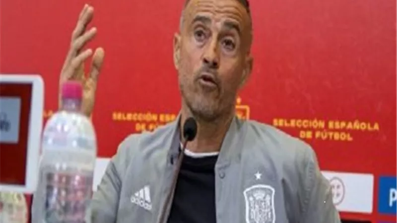 انريكى يعلن قائمة منتخب اسبانيا استعدادا لمباراتى البرتغال وسويسرا