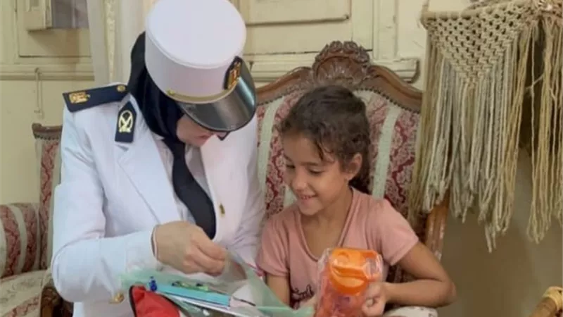 الداخلية تهدي حقائب مدرسية لأطفال دور رعاية الأيتام والمناطق المستحقة
