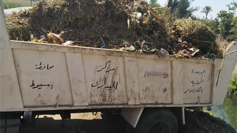 محافظ أسيوط يشدد على تطهير الترع والمجاري المائية