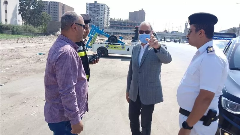 الهجان يتفقد شوارع شبرا الخيمة والخصوص ويوجه بسحب تراخيص 5 سيارات