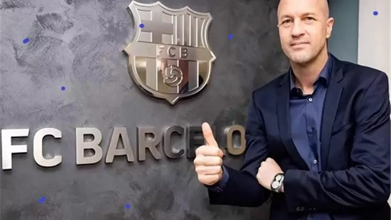 برشلونة يعين كرويف مديرا رياضيا