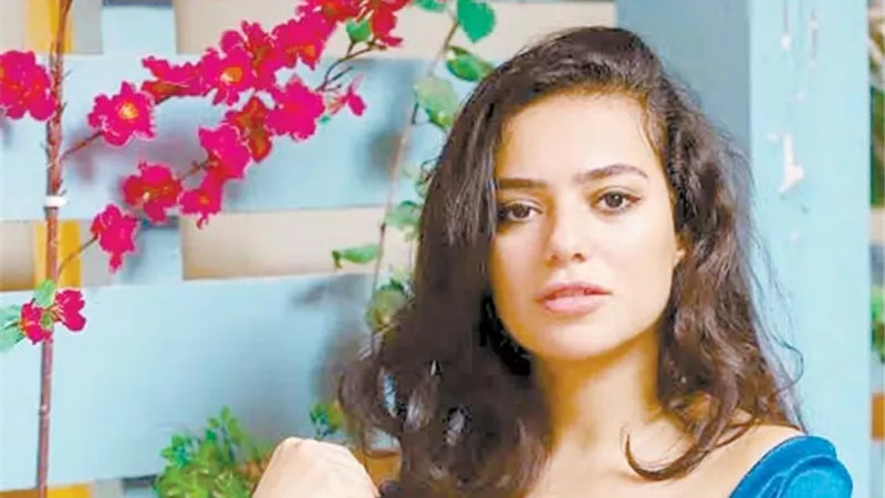 ثراء جبيل تعيش قصة حب مع أحمد الفيشاوي في 