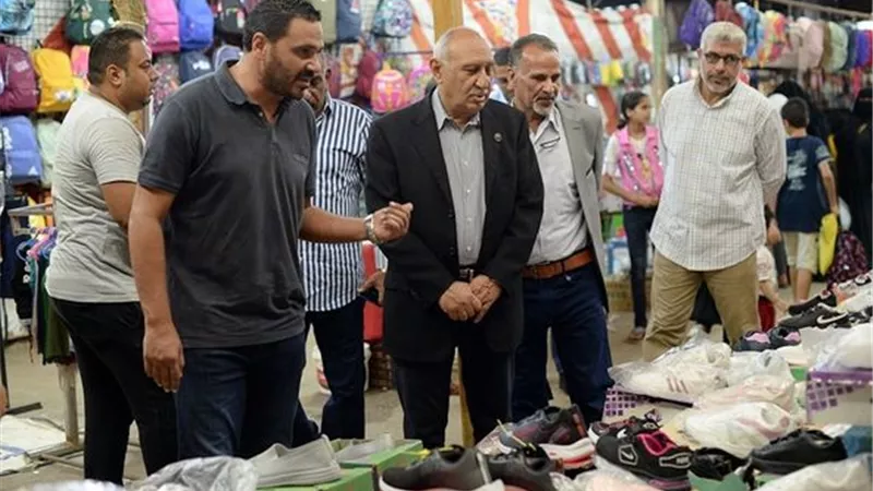 رئيس غرفة الإسماعيلية يتفقد معرض أهلا مدارس في فايد..صور