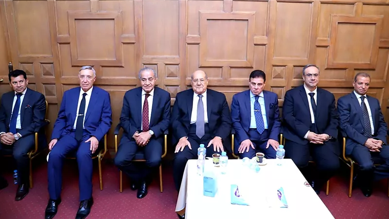 رئيس الشيوخ يعزي رئيس المحكمة الدستورية العليا في وفاة والدته