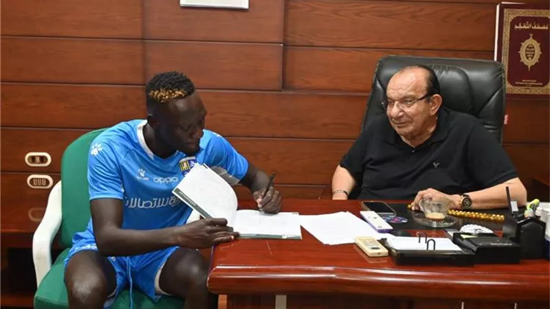 رسمياً.. المقاولون العرب يتعاقد مع نجم مازيمبي وقائد منتخب أوغندا