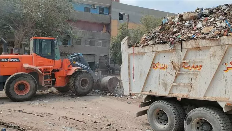 رفع عشرات الأطنان من القمامة في حملة نظافة مكبره بأحياء ابوزعبل