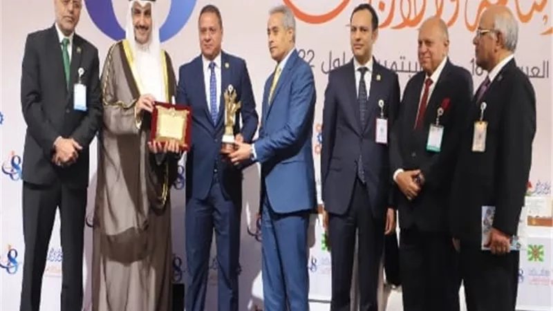 تكريم 29 رائد من رواد العمل العربى .. صور