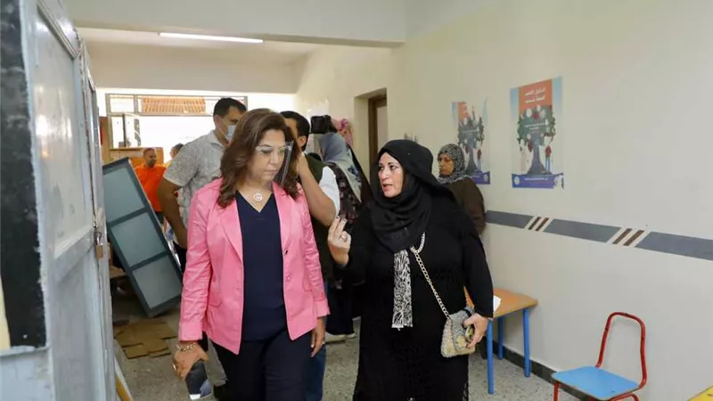 محافظ دمياط تفاجئ ٥ مدارس للتأكد من جاهزية المدارس لإستقبال العام