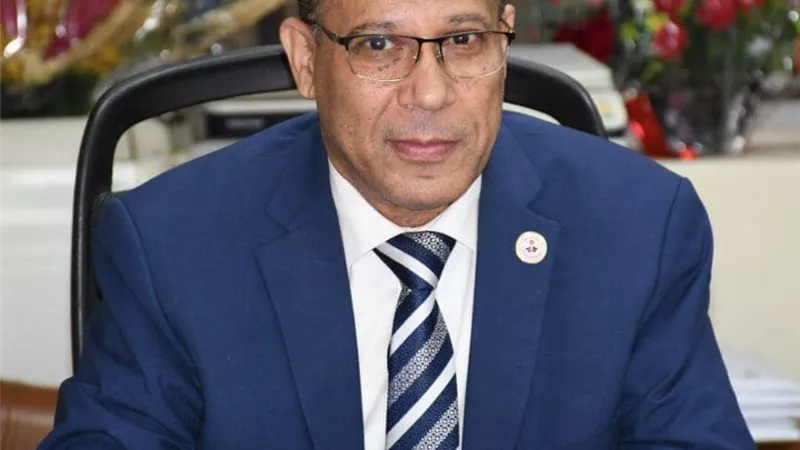 نائب رئيس جامعة القناة يجتمع بمنسقي برنامج ابن الهيثم