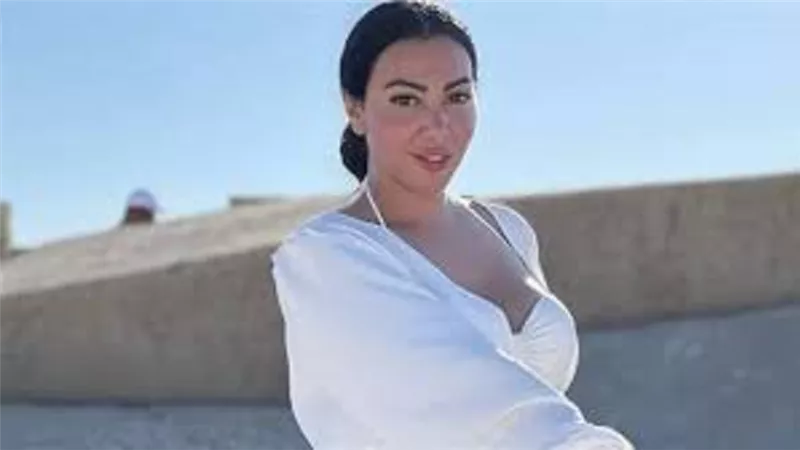 ميريهان حسين مطلوبة على جوجل بسبب صورها على البحر