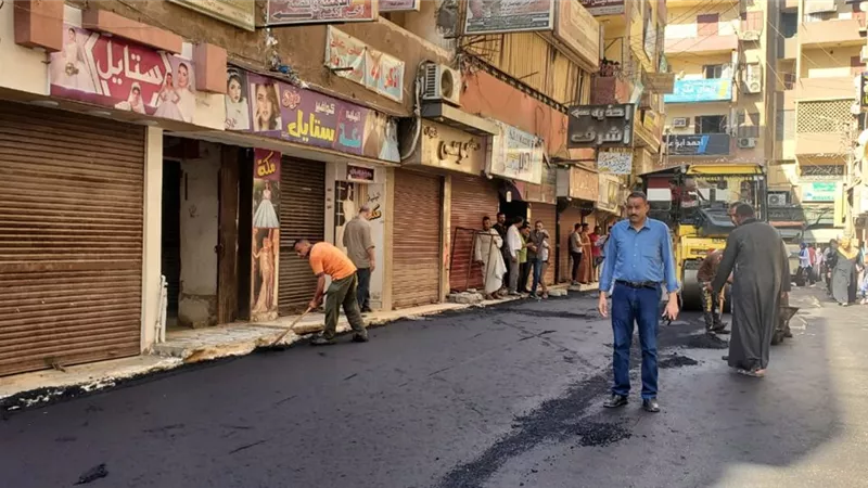 محافظ أسيوط: رصف شارع خورشيد ورفع كفاءة الشوارع بحي غرب