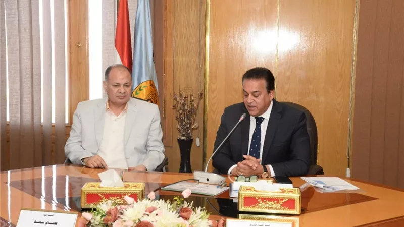 وزير الصحة ومحافظ منظومة أسيوط يجتمعان مع اعضاء مجلسى النواب والشيوخ