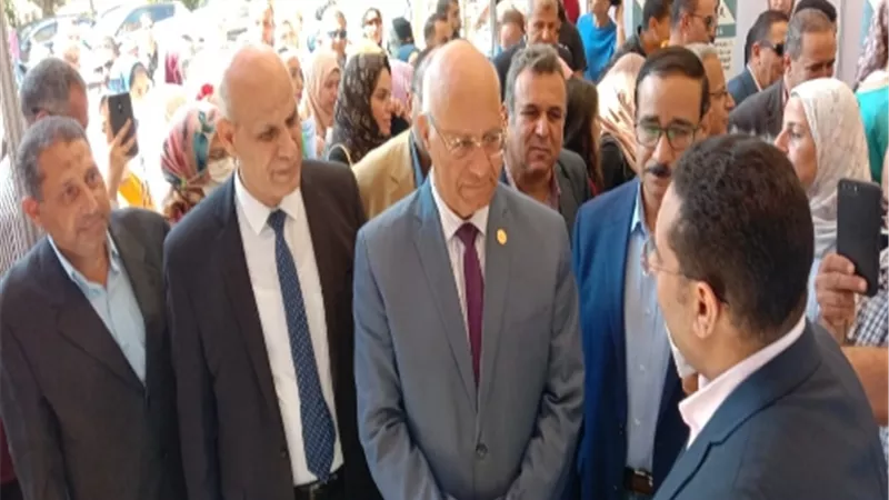 رئيس جامعة بنها يفتتح ملتقى التوظيف السنوي للخريجين بمشاركة 50 شركة