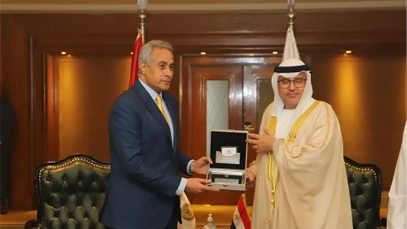 وزير القوى العاملة يلتقي نظيره الاماراتي لمناقشة التعاون المشترك