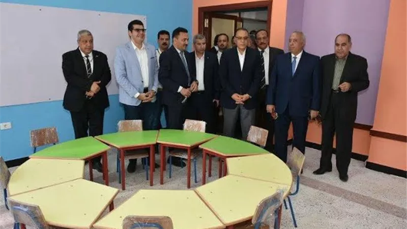 محافظ الشرقية يفتتح مدرسة فاقوس الرسمية المتميزة للغات