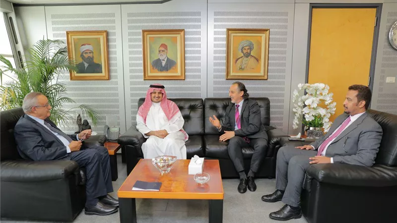 قنصل السعودية يزور مكتبة الاسكندرية