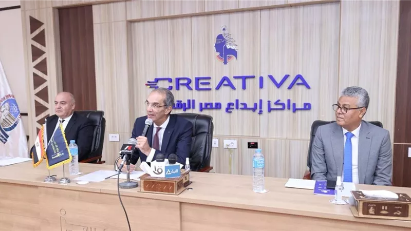طلعت : 12 مليار جنيه استثمارات لمد كابلات الألياف الضوئية فى 1700 قرية