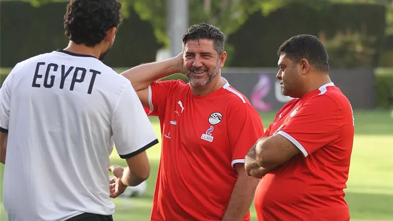 فيتوريا يستقبل حامد و كوكا و حجازي بمعسكر المنتخب