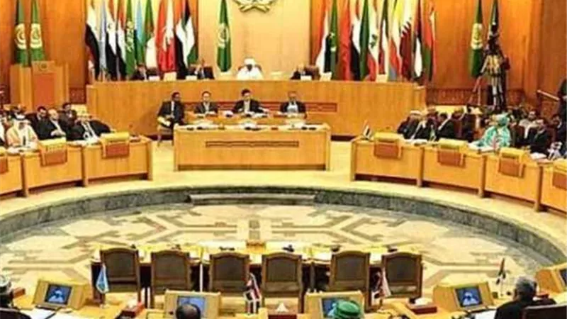 وزير الإعلام العماني يصل القاهرة للمشاركة باجتماع وزراء الإعلام العرب