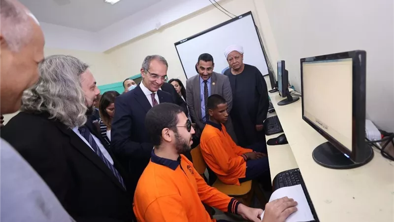 الاتصالات تدعم العملية التعليمية للأشخاص ذوى الاعاقة.. تفاصيل