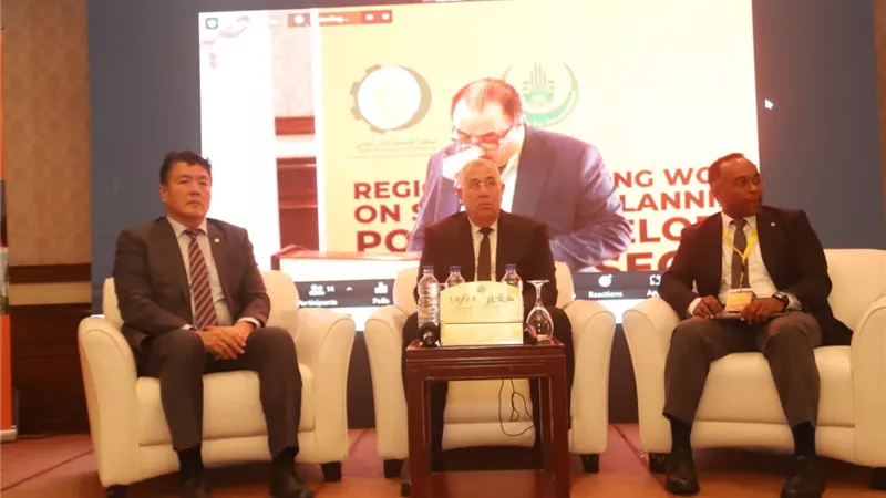 وزير الزراعة يبحث مع مفوضة الأمن الغذائي جهود دعم الدول الاعضاء
