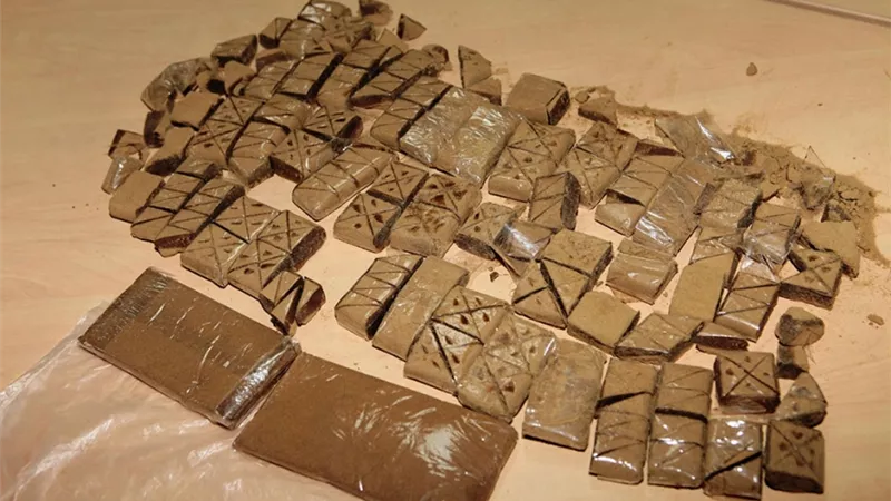 حبس عاطل 15 يوما ضبط بـ30 قرش حشيش قبل ترويجهم على المتعاطين
