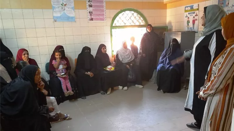 محافظ أسوان يكلف مسئولي الصحة بتنفيذ حملة لتنظيم الأسرة