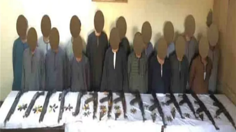 ضبط 30 قطعة سلاح نارى بحوزة 26 متھما بأسيوط