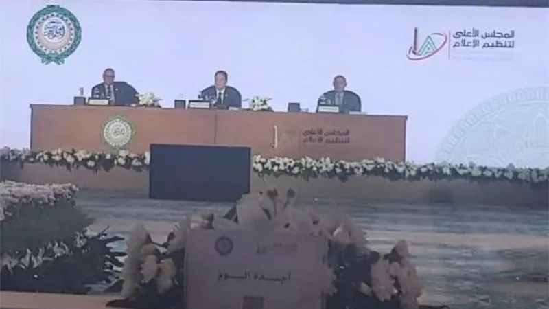 كرم جبر ينقل ترحيب الرئيس عبد الفتاح السيسى لوزراء الاعلام العرب