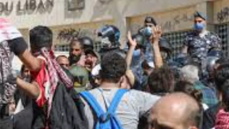 بنوك لبنان تواجه 
