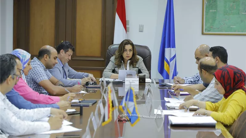 محافظ دمياط تناقش أعمال الربع الأول من الخطة الإستثمارية للعام الجاري