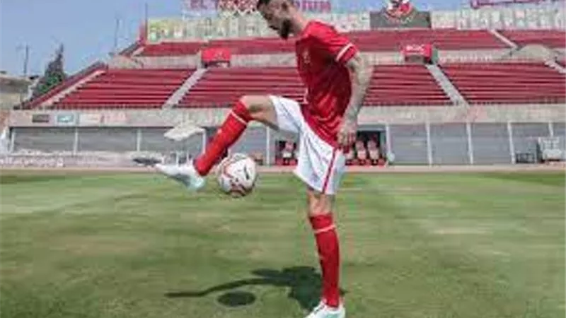 هل يفقد الاهلى مهاجمه بسبب الايقاف.. ماذا تقول اللائحة؟