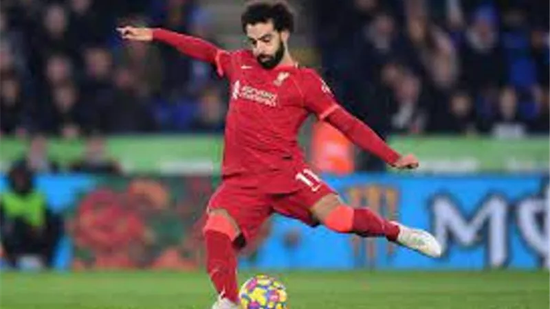 من بارنز إلى صلاح.. أفضل 10 لاعبين بالقدم اليسرى في ليفربول