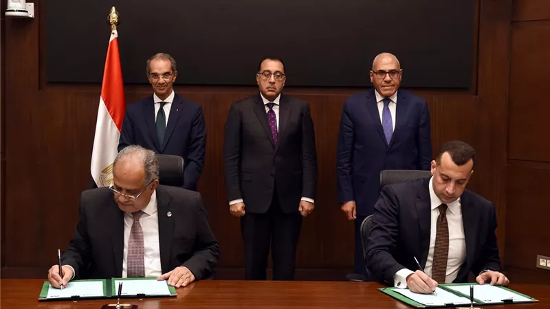رئيس الوزراء يشهد توقيع بروتوكول لتوطين التكنولوجيا الحديثة والصناعة