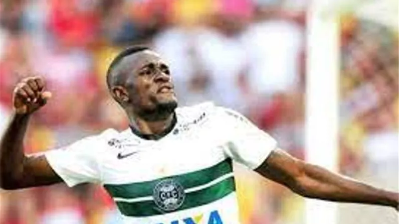 الزمالك يفاوض مارتيمو البرتغالى لضم الكاميرونى تاجوى