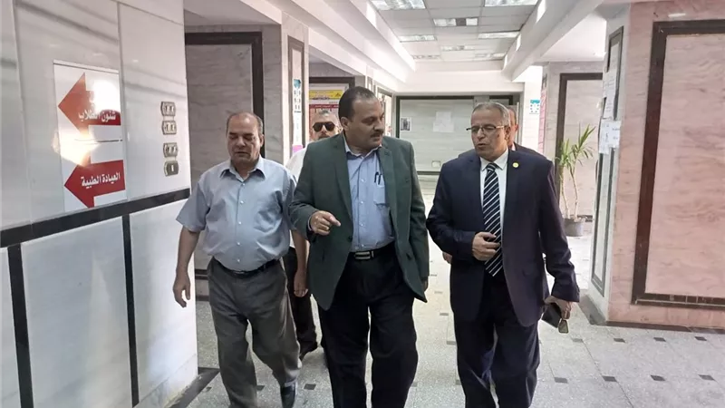 استمرار الكشف الطبي على الطلاب الجدد بجامعة بنها