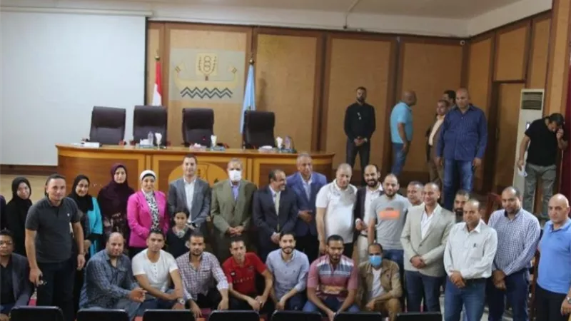 محافظ كفر الشيخ يشهد إجراء القرعة العلنية لمشروع عربات الطعام والمش