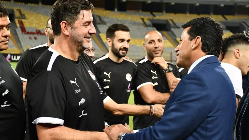 فى حضور وزير الرياضة.. فيتوريا يشيد بلاعبى المنتخب