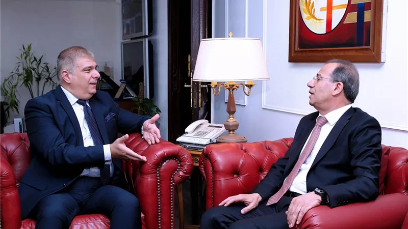 حسين زين يستقبل وزير الدولة لشئون الإعلام الأردنية