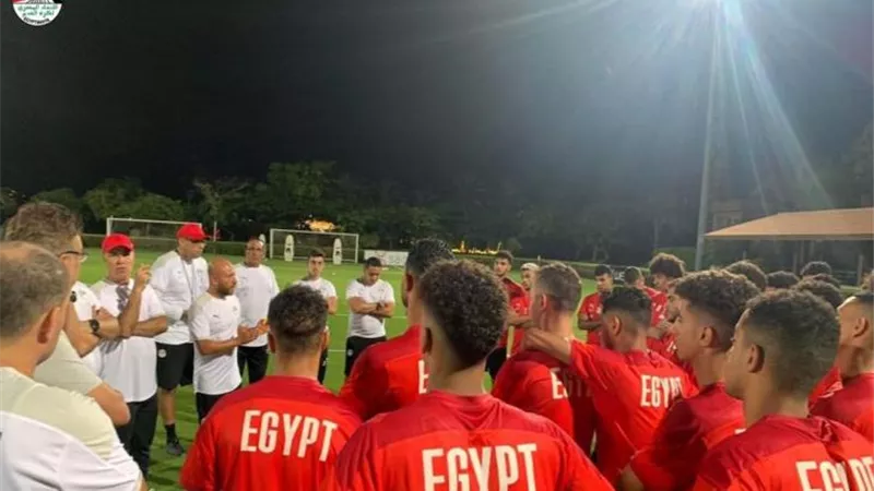 محاضرة خططية من ميكالى للمنتخب الأولمبي.. وتدريبات شاقة لحراس المرمى