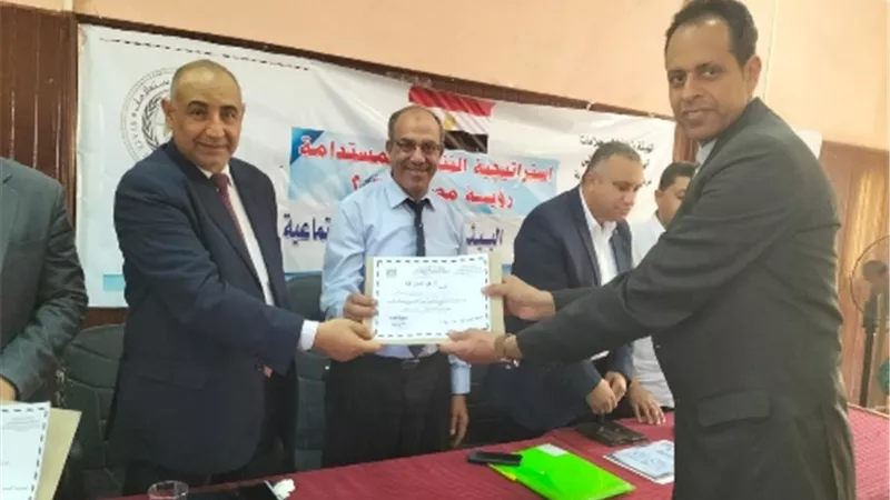 القوى العاملة: ندوات عن 