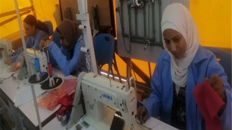 القوى العاملة: بدء التدريب على التفصيل والحياكة بالبحر الاحمر