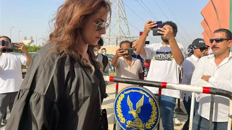 ماجدة زكى وحميدة وبدير وشيحة فى جنازة هشام سليم .. صور