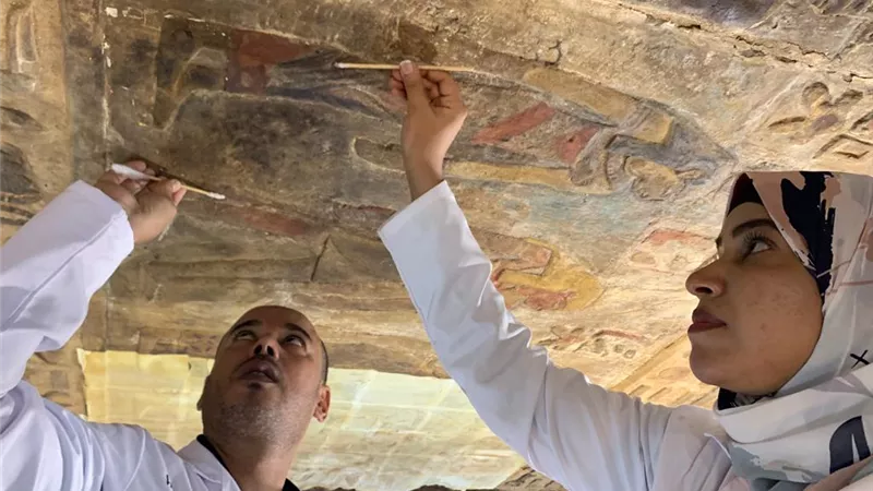 الإنتهاء من ترميم الجزء الجنوبى الغربى من سقف معبد إسنا جنوب الأقصر