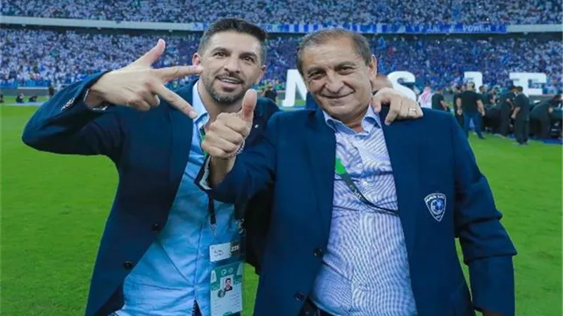نجل رامون دياز يكشف تفاصيل عقد والده مع الهلال السعودى