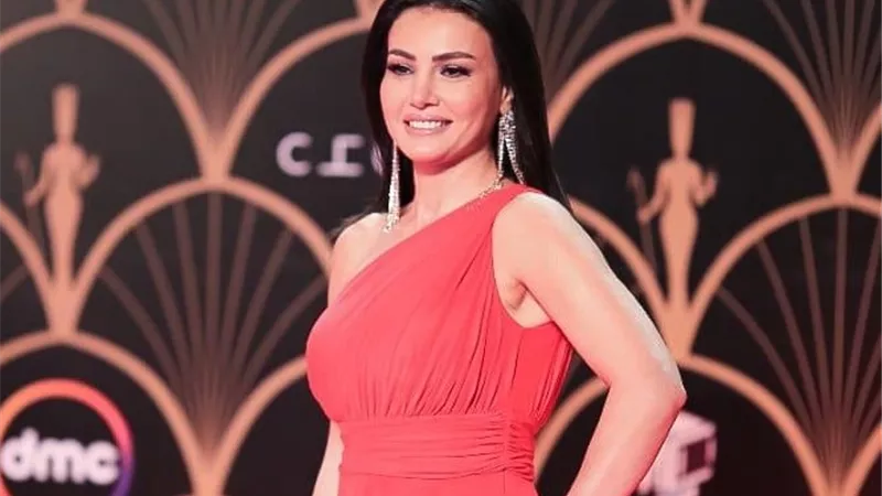 دينا فؤاد: سعيدة بتكريمى عن مسلسل 