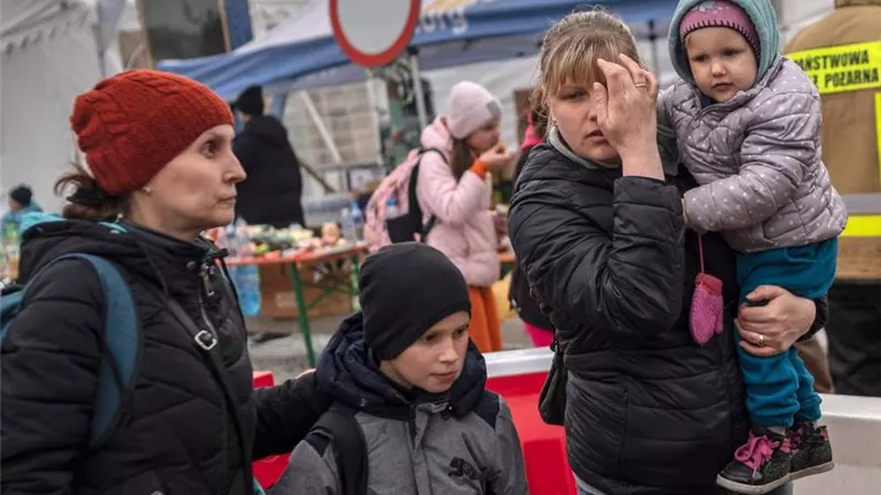 بولندا تستقبل 46ر6 مليون لاجئ فارين من أوكرانيا