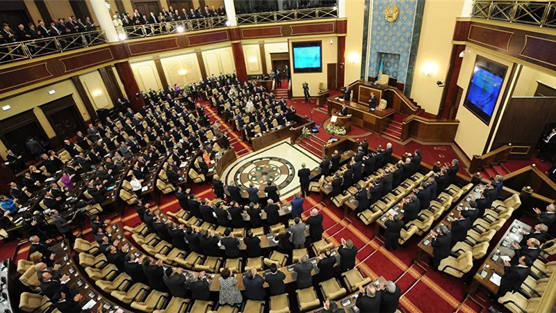 البرلمان الكازاخستانى يوافق على شطب 